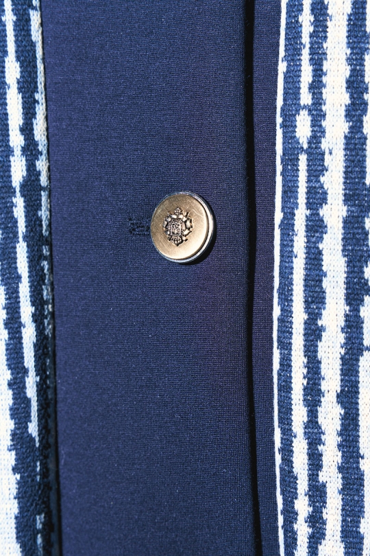 1146